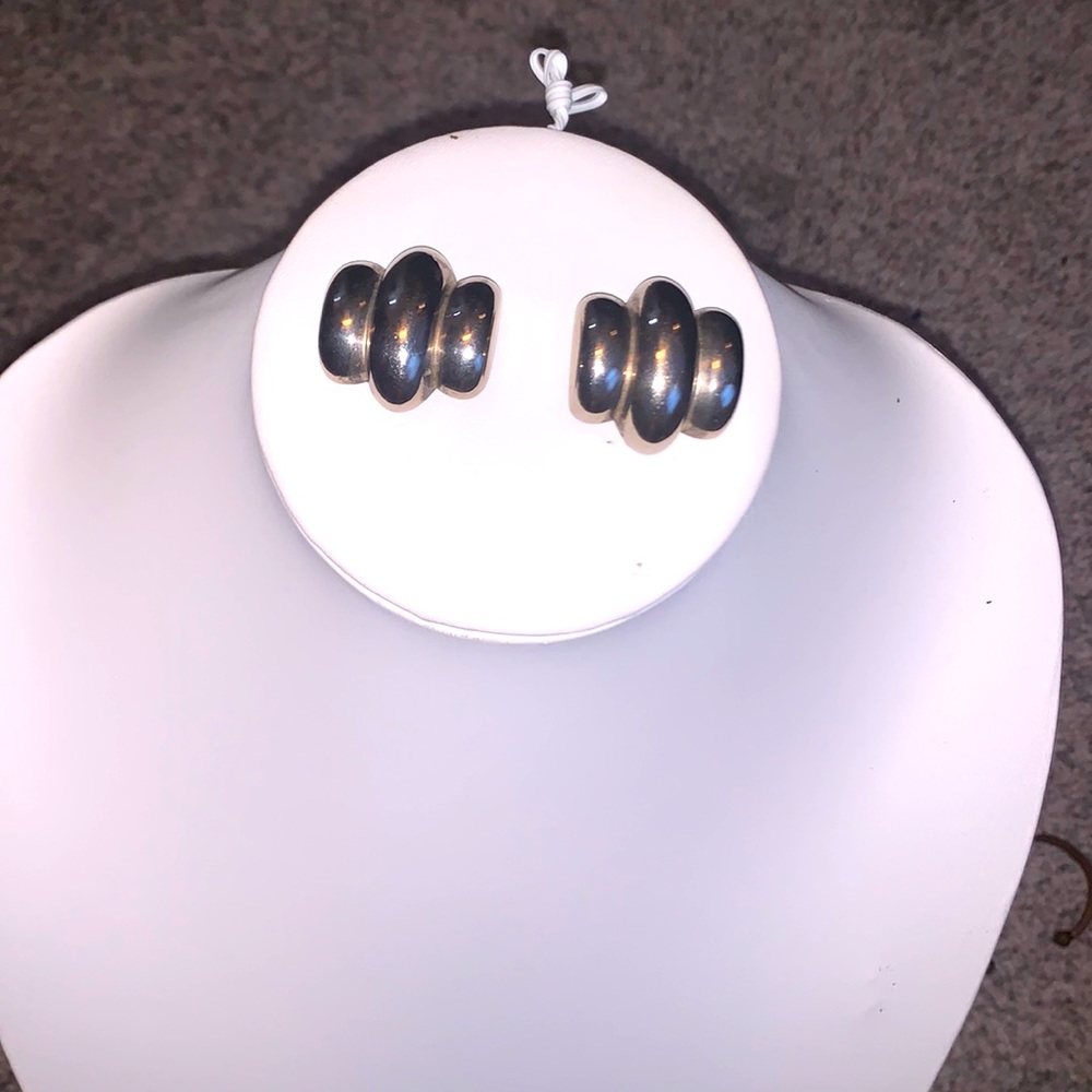 #9 Silver trisectional Clip on earrings